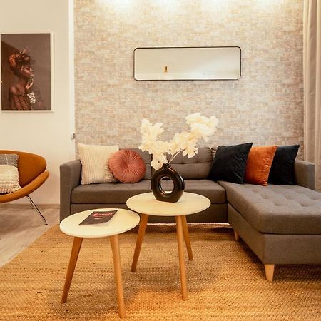 Ideal Stay: Spacious 2Br Apt Near Calea Victoriei ブカレスト エクステリア 写真