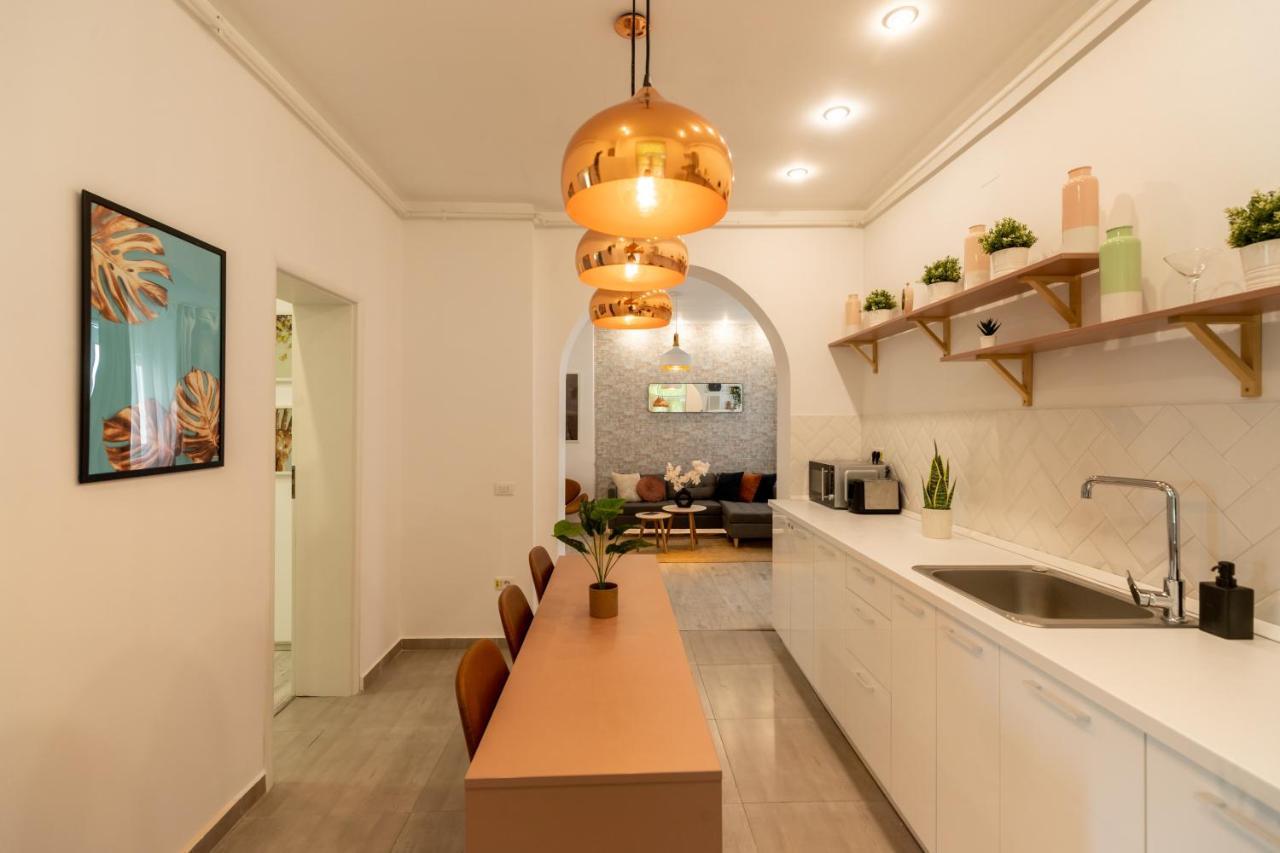 Ideal Stay: Spacious 2Br Apt Near Calea Victoriei ブカレスト エクステリア 写真