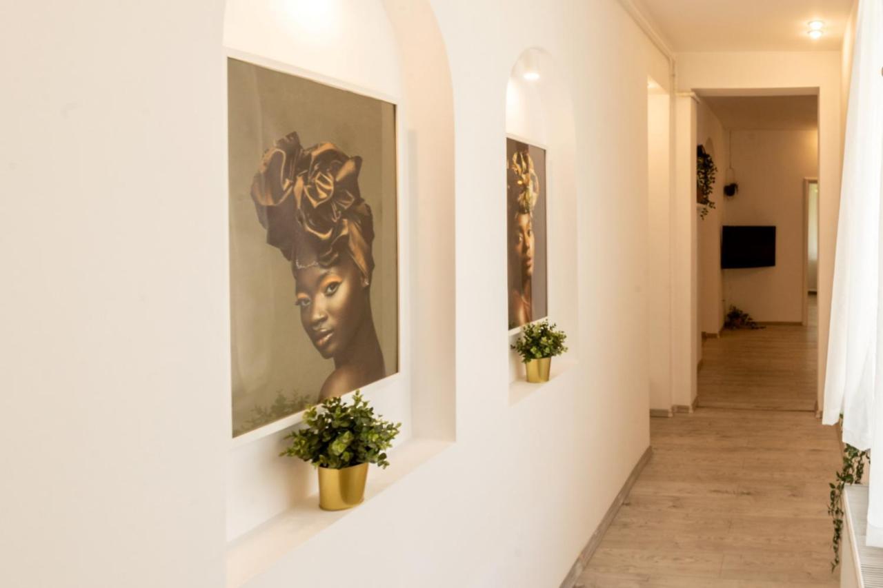Ideal Stay: Spacious 2Br Apt Near Calea Victoriei ブカレスト エクステリア 写真