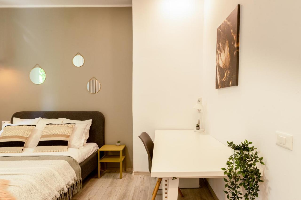 Ideal Stay: Spacious 2Br Apt Near Calea Victoriei ブカレスト エクステリア 写真