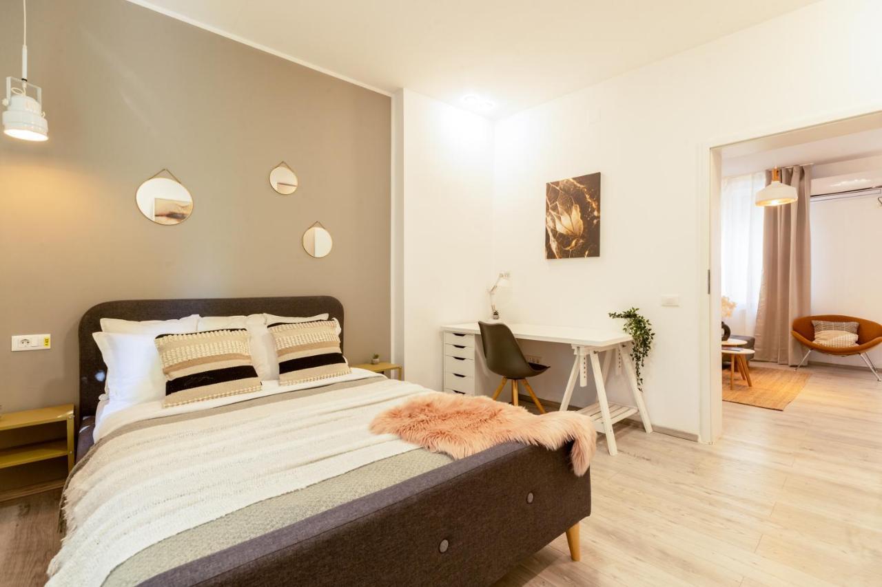 Ideal Stay: Spacious 2Br Apt Near Calea Victoriei ブカレスト エクステリア 写真