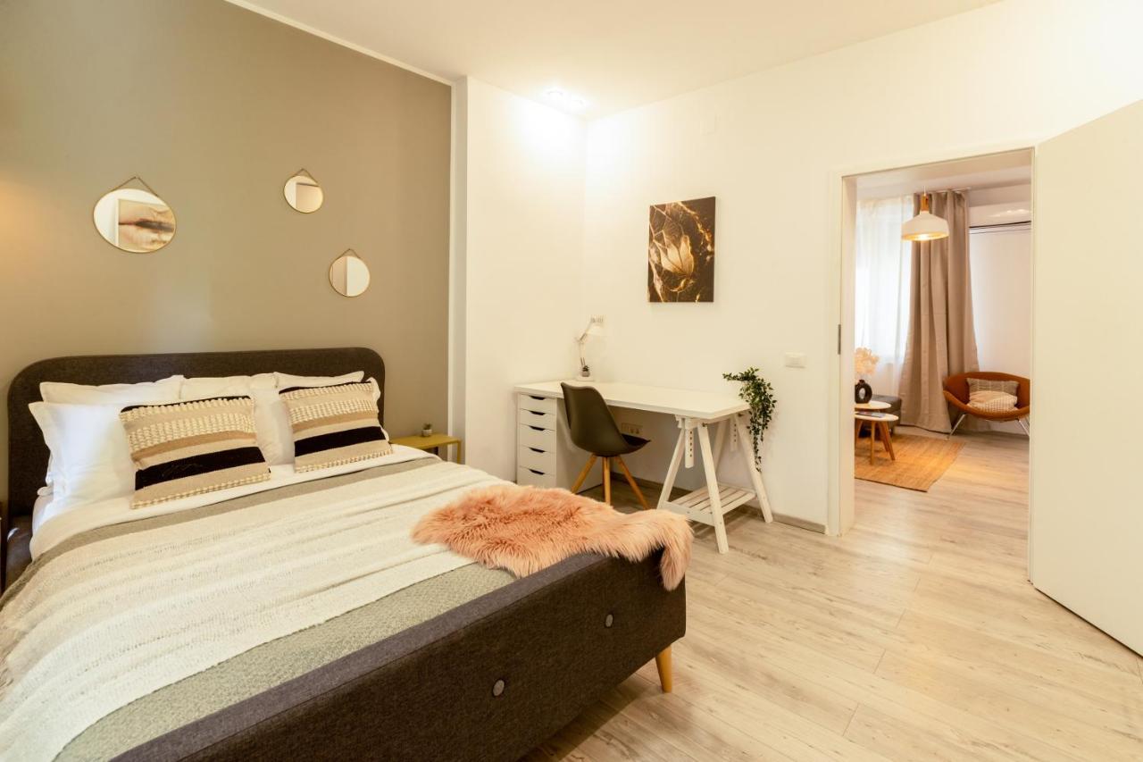 Ideal Stay: Spacious 2Br Apt Near Calea Victoriei ブカレスト エクステリア 写真