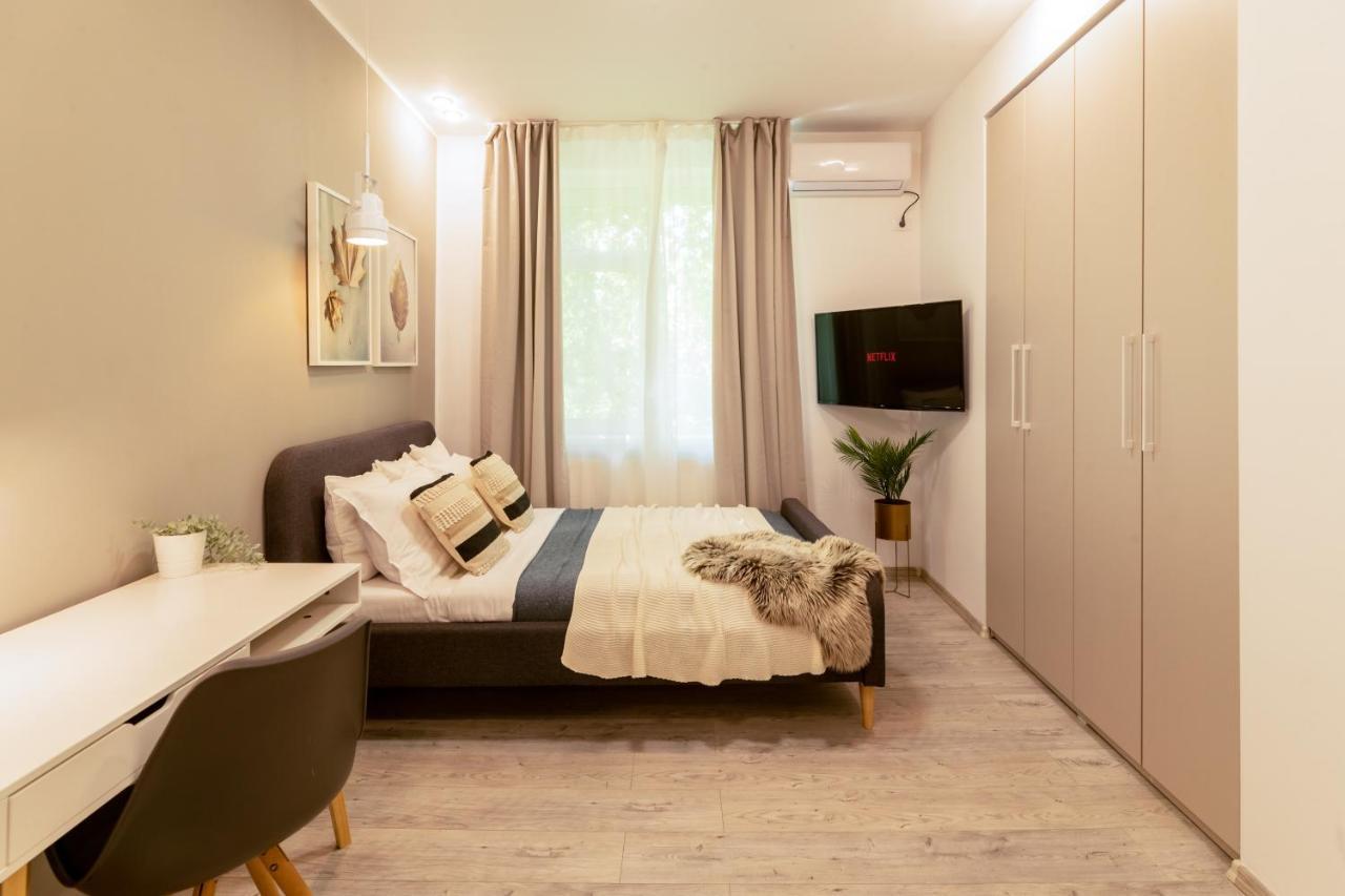 Ideal Stay: Spacious 2Br Apt Near Calea Victoriei ブカレスト エクステリア 写真