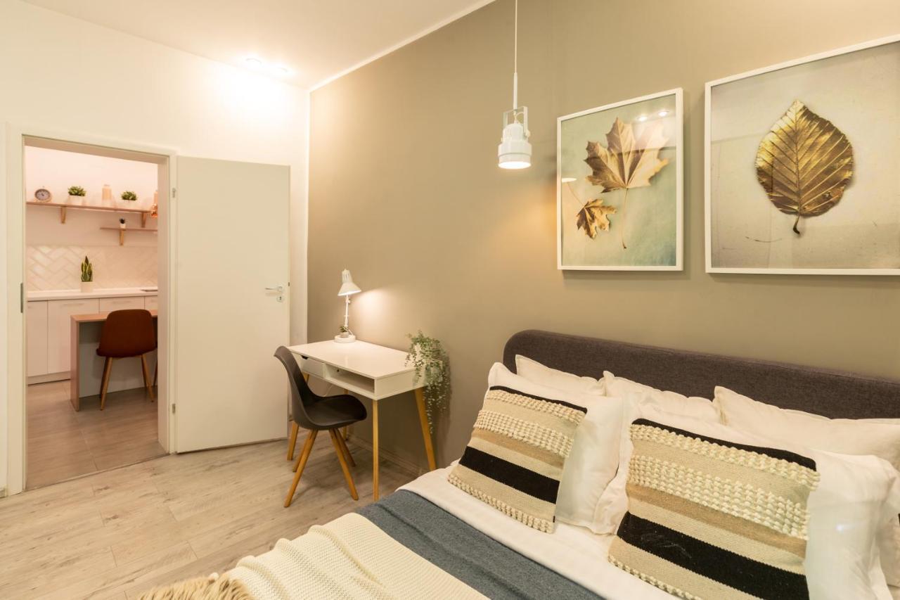 Ideal Stay: Spacious 2Br Apt Near Calea Victoriei ブカレスト エクステリア 写真