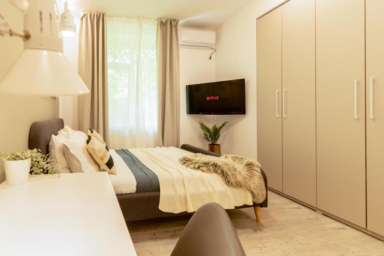 Ideal Stay: Spacious 2Br Apt Near Calea Victoriei ブカレスト エクステリア 写真