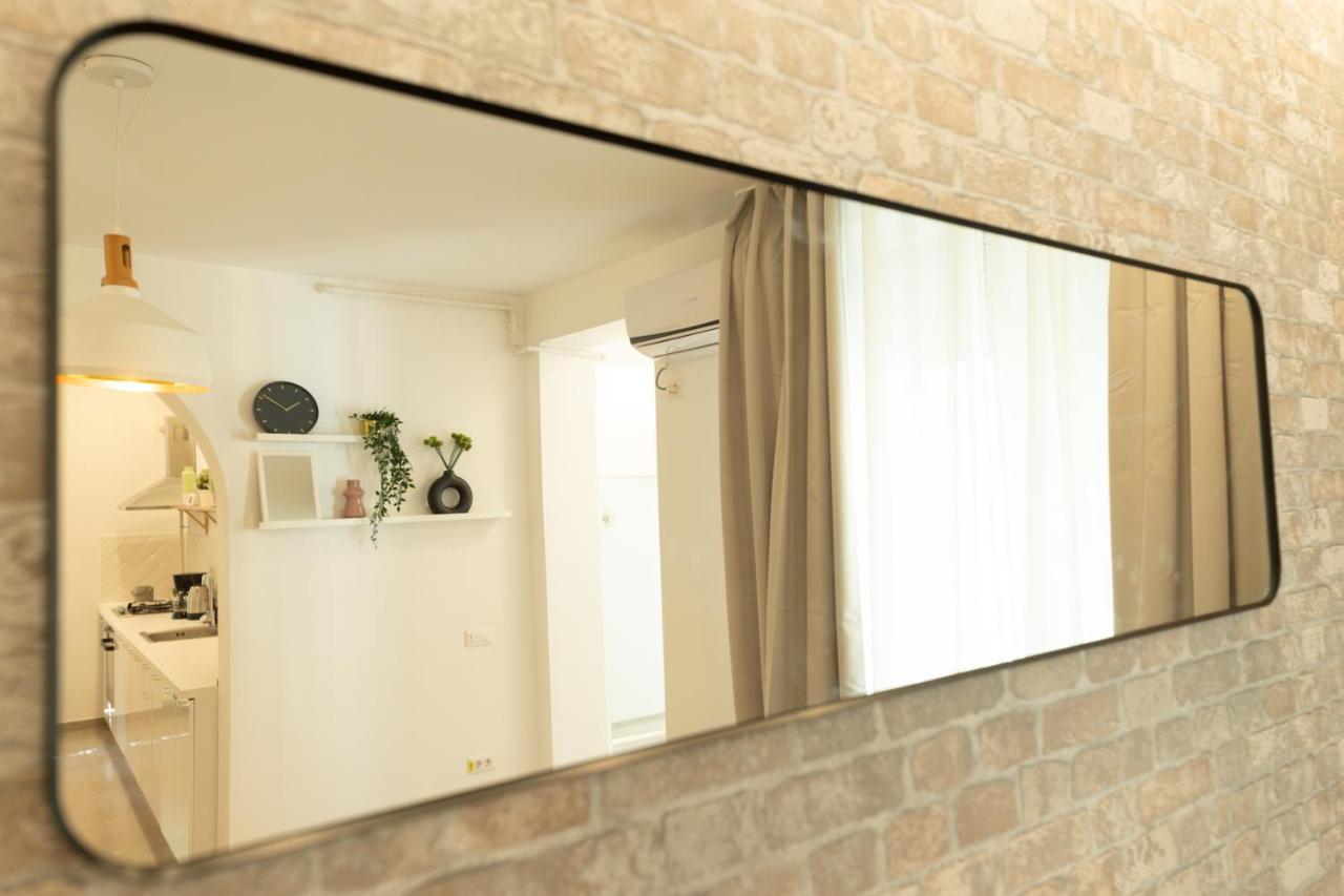 Ideal Stay: Spacious 2Br Apt Near Calea Victoriei ブカレスト エクステリア 写真