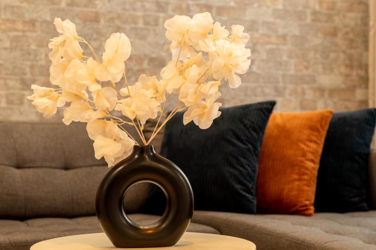 Ideal Stay: Spacious 2Br Apt Near Calea Victoriei ブカレスト エクステリア 写真