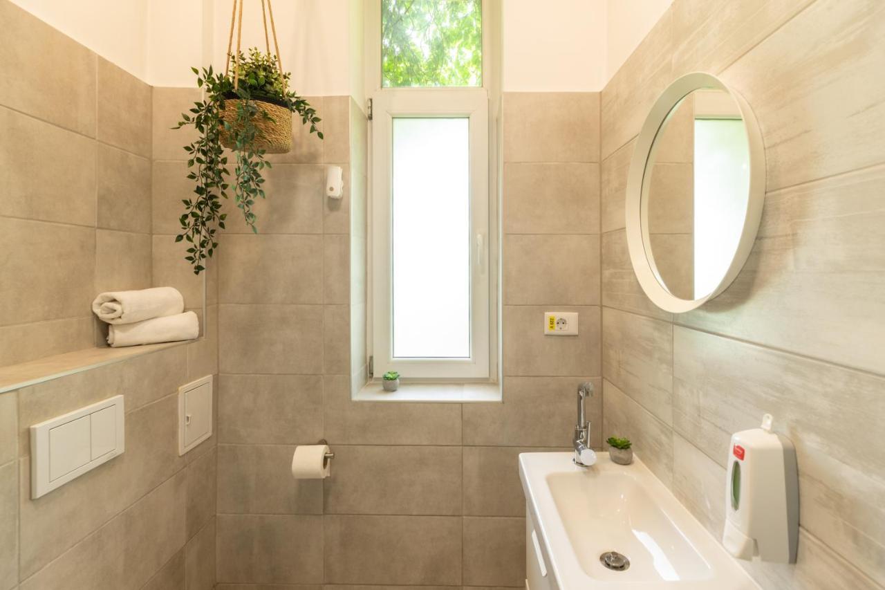 Ideal Stay: Spacious 2Br Apt Near Calea Victoriei ブカレスト エクステリア 写真